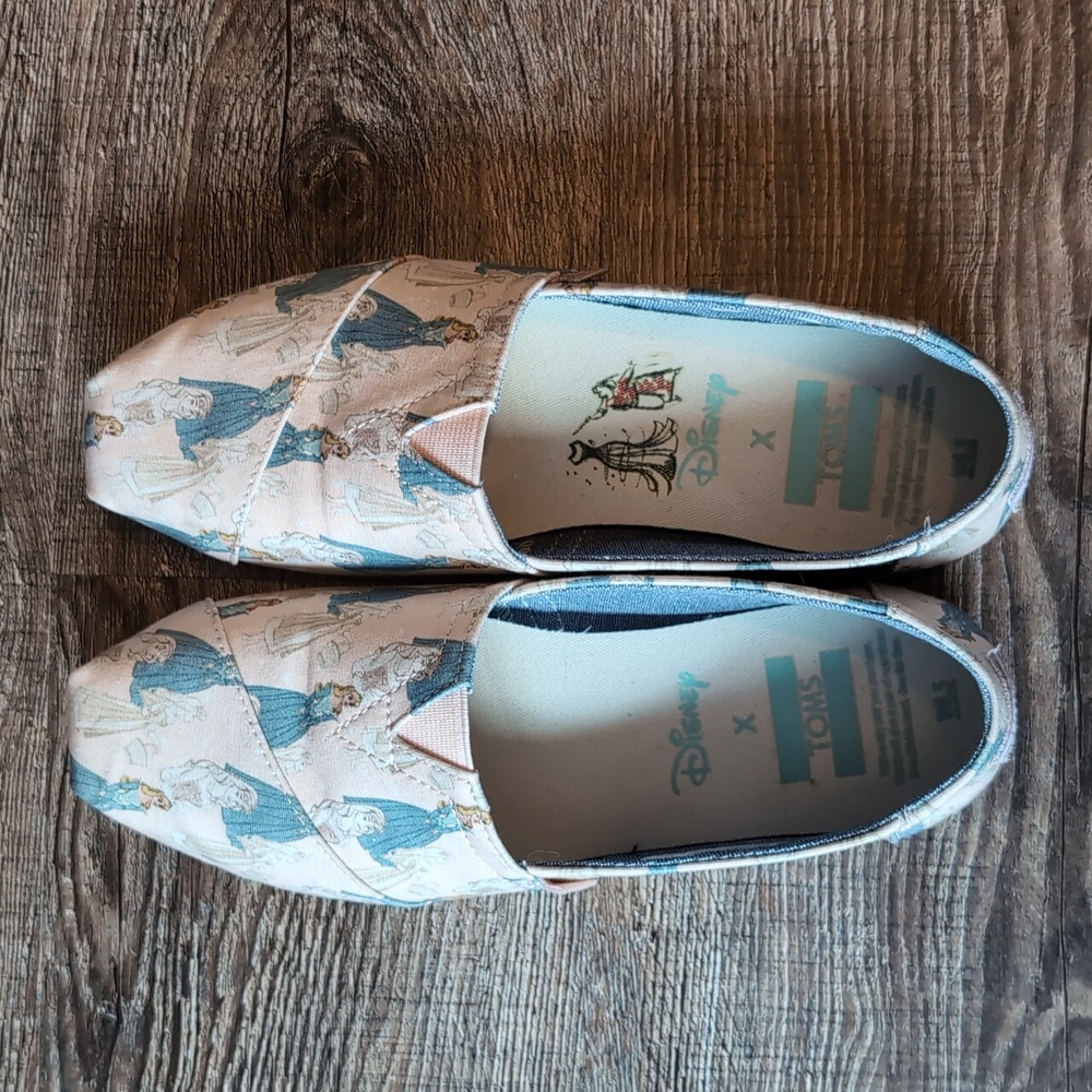 Limited Edition Disney x Toms Sleeping Beauty Shoes